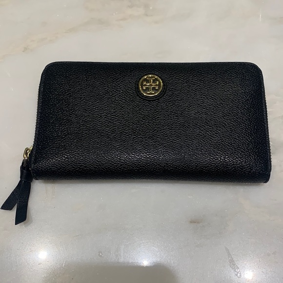 Black Tory Burch wallet excellent condition - Picture 1 of 7
